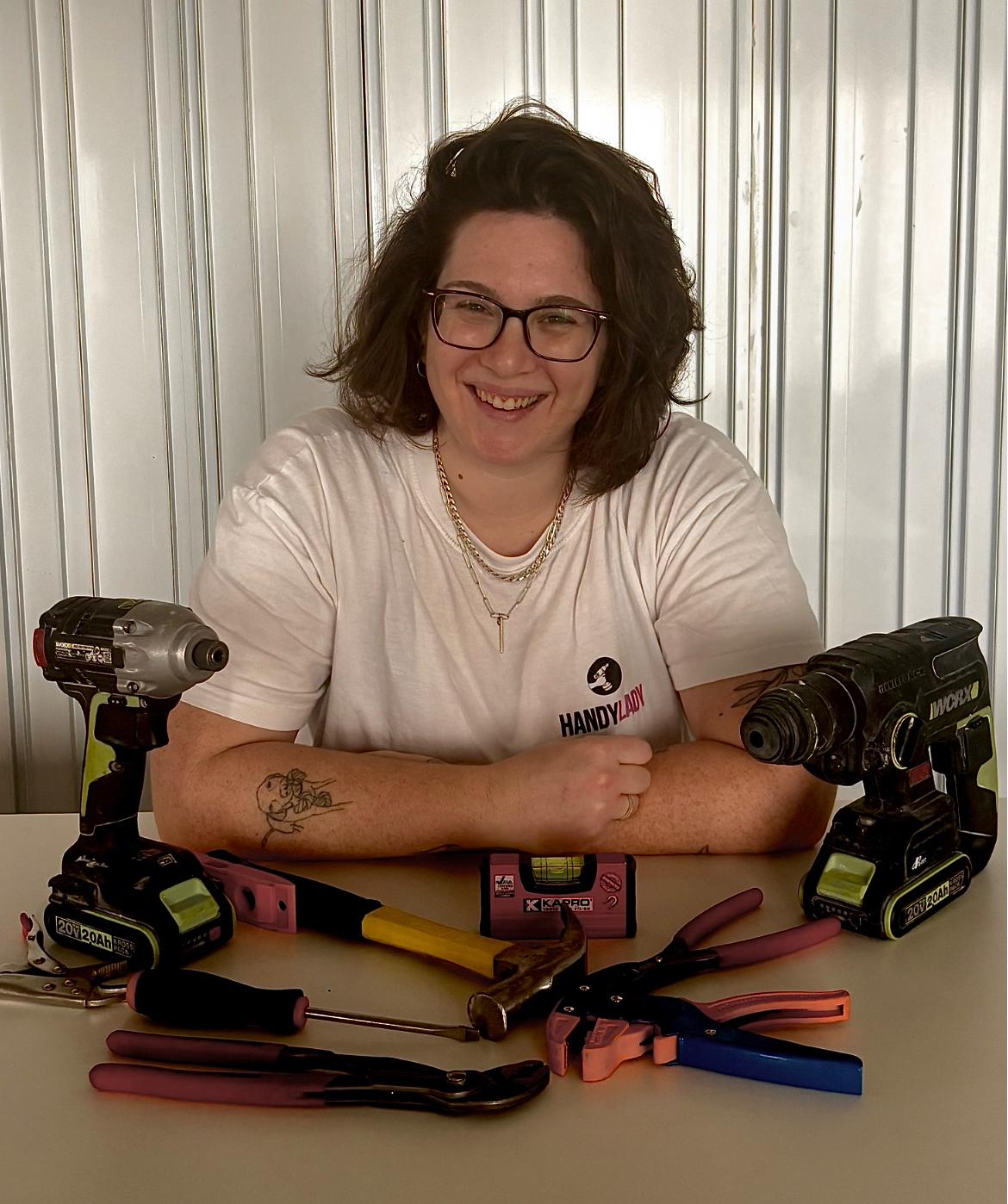 נטע - Handylady